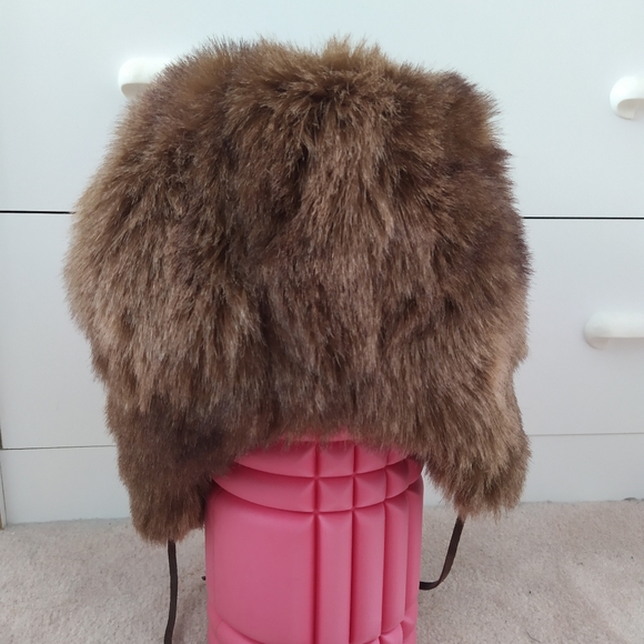 Faux Fur Brown Winter Hat Cozy Ear Flaps - Picture 3 of 6